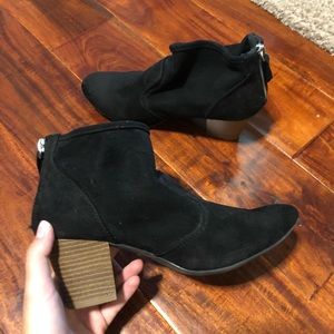 Women’s ankle bootie